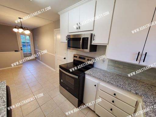 4825 W 75th St,, Prairie Village, KS 66208