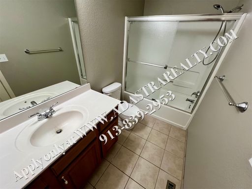 18521 S Mulberry Ct,, Gardner, KS 66030