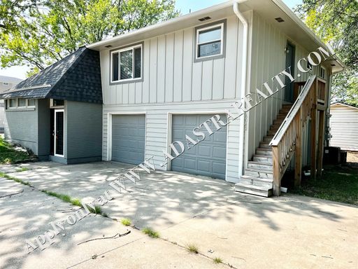 6042 Pflumm Rd,, Shawnee, KS 66216