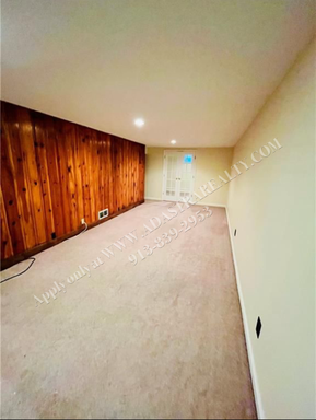 8700 W 82nd St, , Overland Park, KS 66204