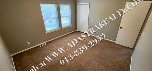 125 Kindred Ave,, Bonner Springs, KS 66012