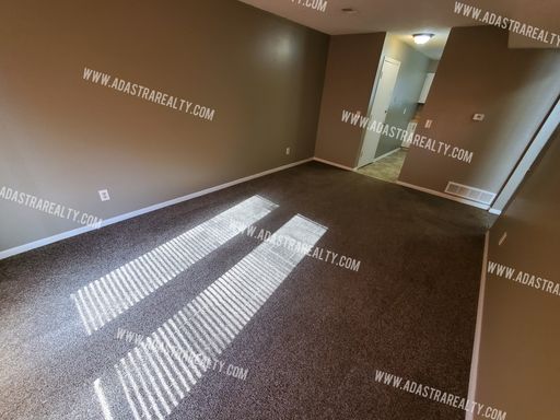 811 N Washington St,, Spring Hill, KS 66083-8735