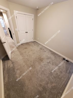 324 N 4th Ter,, Louisburg, KS 66053