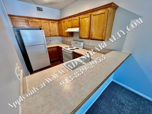 725 Woodson Ln,, Gardner, KS 66030