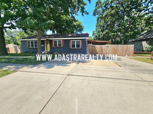 227 S Walnut St,, Olathe, KS 66061