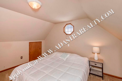 2715 Holmes St,, Kansas City, MO 64109