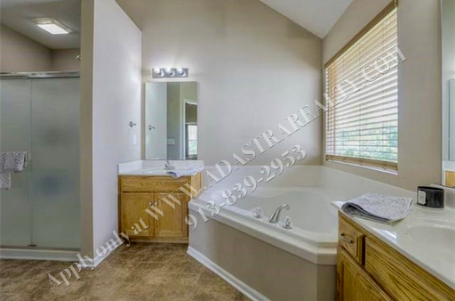 22091 Elm St, , Spring Hill, KS 66083