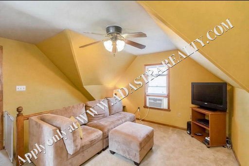 2715 Holmes St,, Kansas City, MO 64109