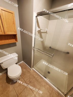 11006 W 76th St,, Shawnee, KS 66214-1268