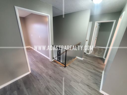 9414 Ballentine St,, Overland Park, KS 66214-1811
