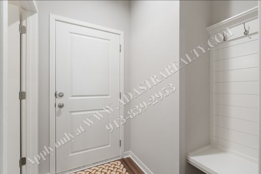 1087 N Findley St,, Olathe, KS 66061
