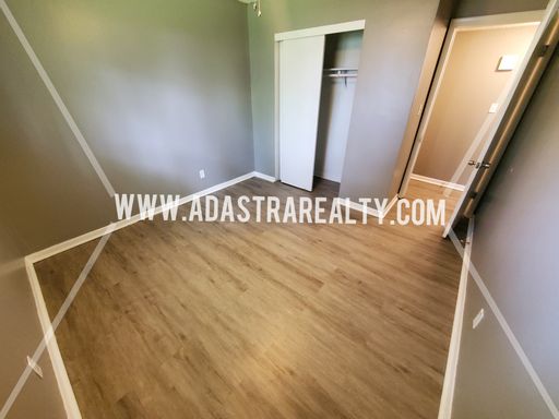 6004 E 152nd St, Grandview, MO 64030