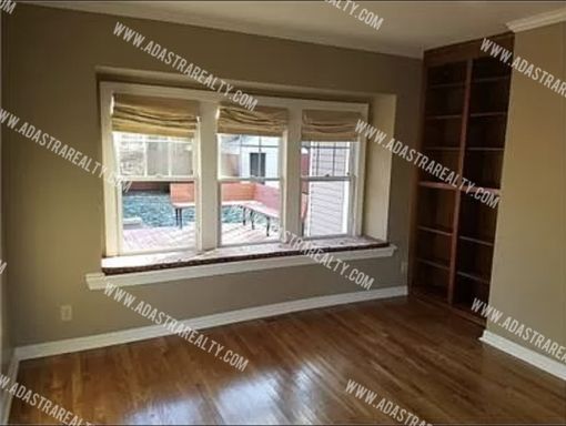 243 W 61st St,, Kansas City, MO 64113-1402