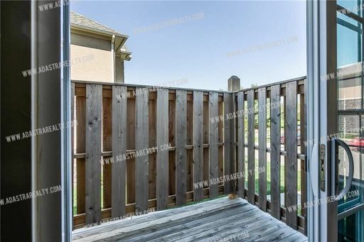 15852 Valley View Dr,, Overland Park, KS 66223