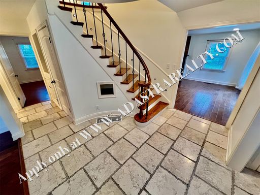  5404 Chadwick Rd, Fairway, KS 66205