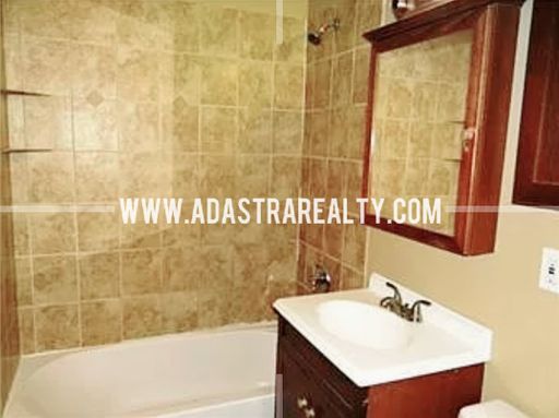 3305 E 107th Ter,, Kansas City, MO 64137-1722