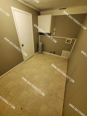 11121 E 56th Ter,, Raytown, MO 64133-2924
