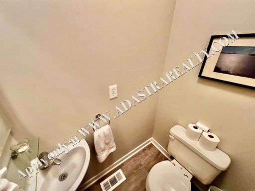 4545 Madison Ave,, Kansas City, MO 64111