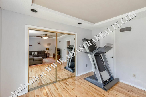 2715 Holmes St,, Kansas City, MO 64109