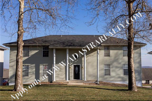 223 NW Barr Rd,, Unit D,, Grain Valley, MO 64029