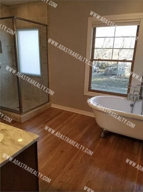 243 W 61st St,, Kansas City, MO 64113-1402