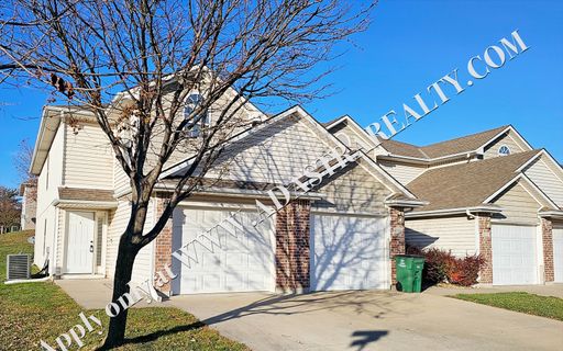 917 SW Imperial Ln,, Blue Springs, MO 64064