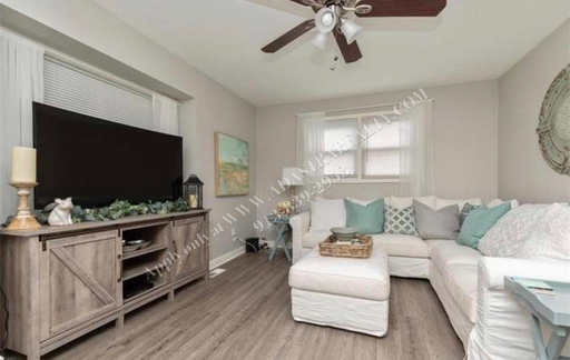 621 N Cedar St,, Gardner, KS 66030