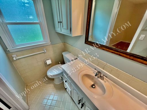 9832 Walmer St,, Overland Park, KS 66212