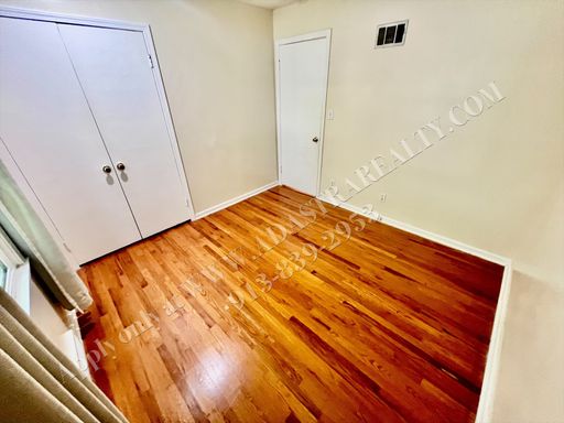 9832 Walmer St,, Overland Park, KS 66212