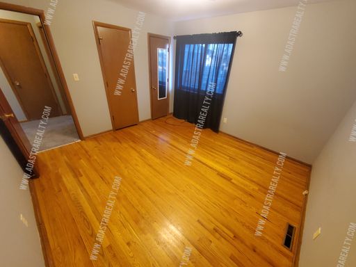 7903 Grandview St,, Overland Park, KS 66204-3303