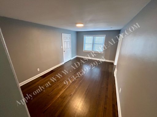 9 W Pocahontas Ln, , Kansas City, MO 64114