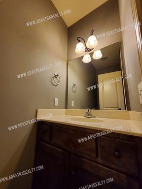 21782 W 123rd Ter,, Olathe, KS 66061-7628