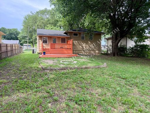 1005 E 117th St,, Kansas City, MO 64131-3847