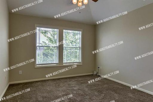 10580 S Millstone Dr,, Olathe, KS 66061-9104