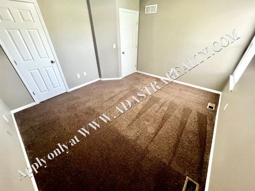 5205 Woodland Dr,, Shawnee, KS 66218-9044