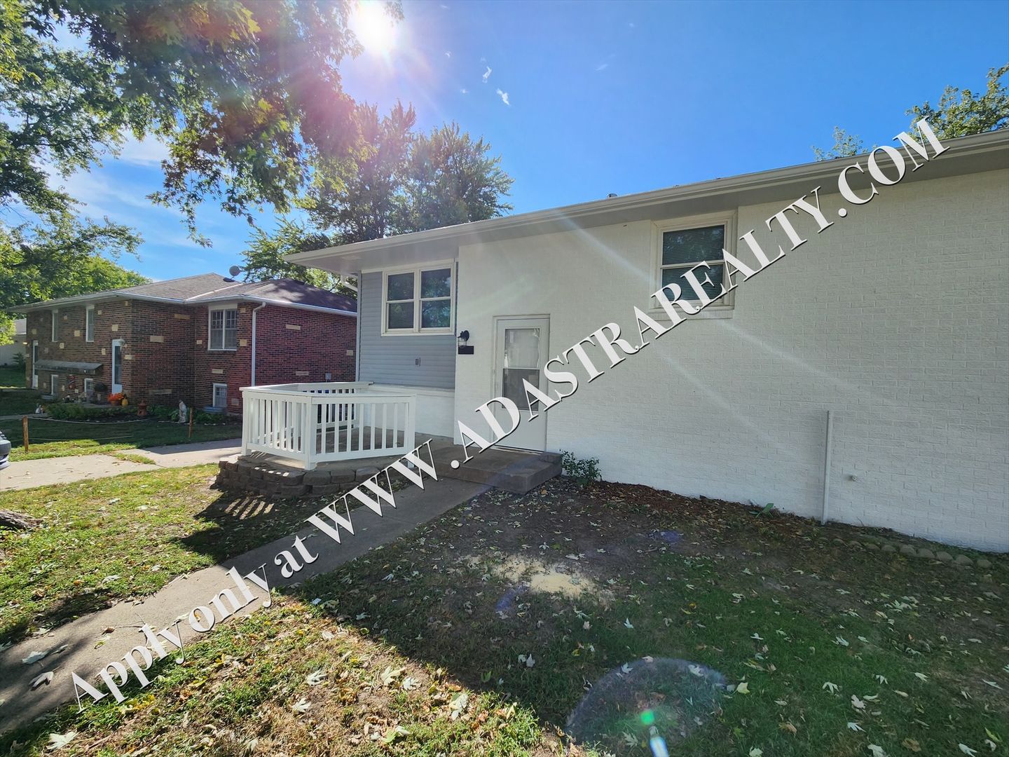 Basehor House: 3012 N 155th Ter,