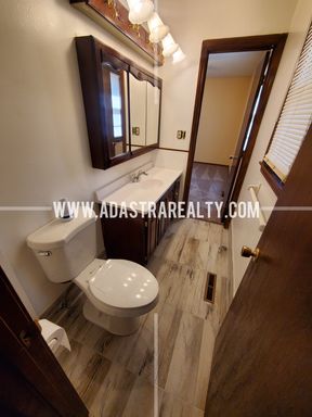 5327 E 100th St,, Kansas City, MO 64137