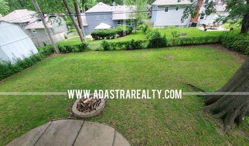 9709 Eby St,, Overland Park, KS 66212