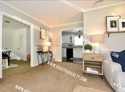 2227 W 78th St,, Prairie Village, KS 66208
