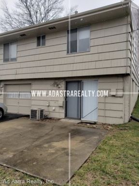 9415 Ballentine St,, Overland Park, KS 66214-1812
