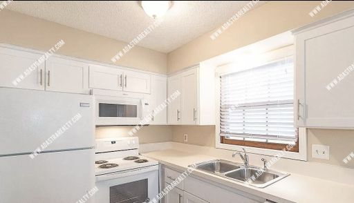 318 Birch Ln,, Lawrence, KS 66044