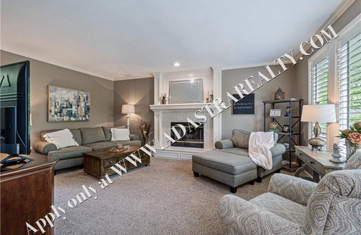 4904 157th St,, Overland Park, KS 66224