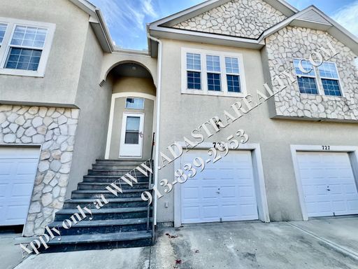 725 Woodson Ln,, Gardner, KS 66030