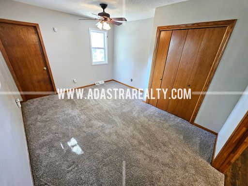 8617 Grant St,, Overland Park, KS 66212