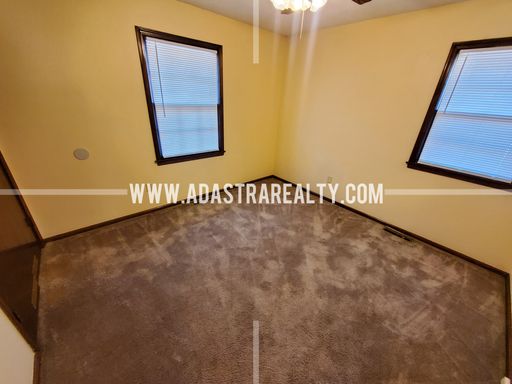 5327 E 100th St,, Kansas City, MO 64137