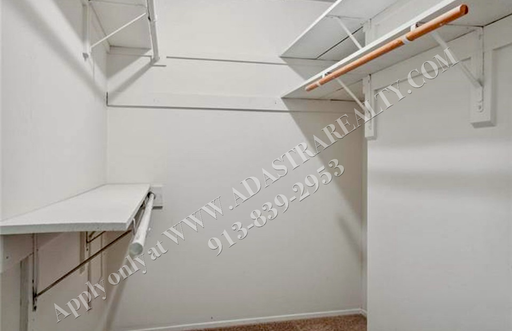3426 NE 69th St,, Kansas City, MO 64119