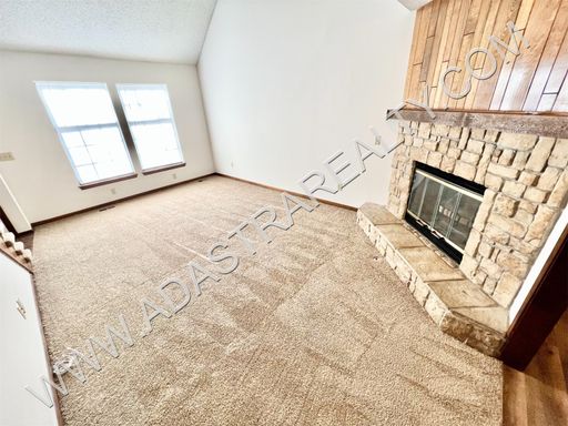 14942 Riggs St,, Overland Park, KS 66223