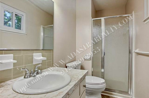 3426 NE 69th St,, Kansas City, MO 64119