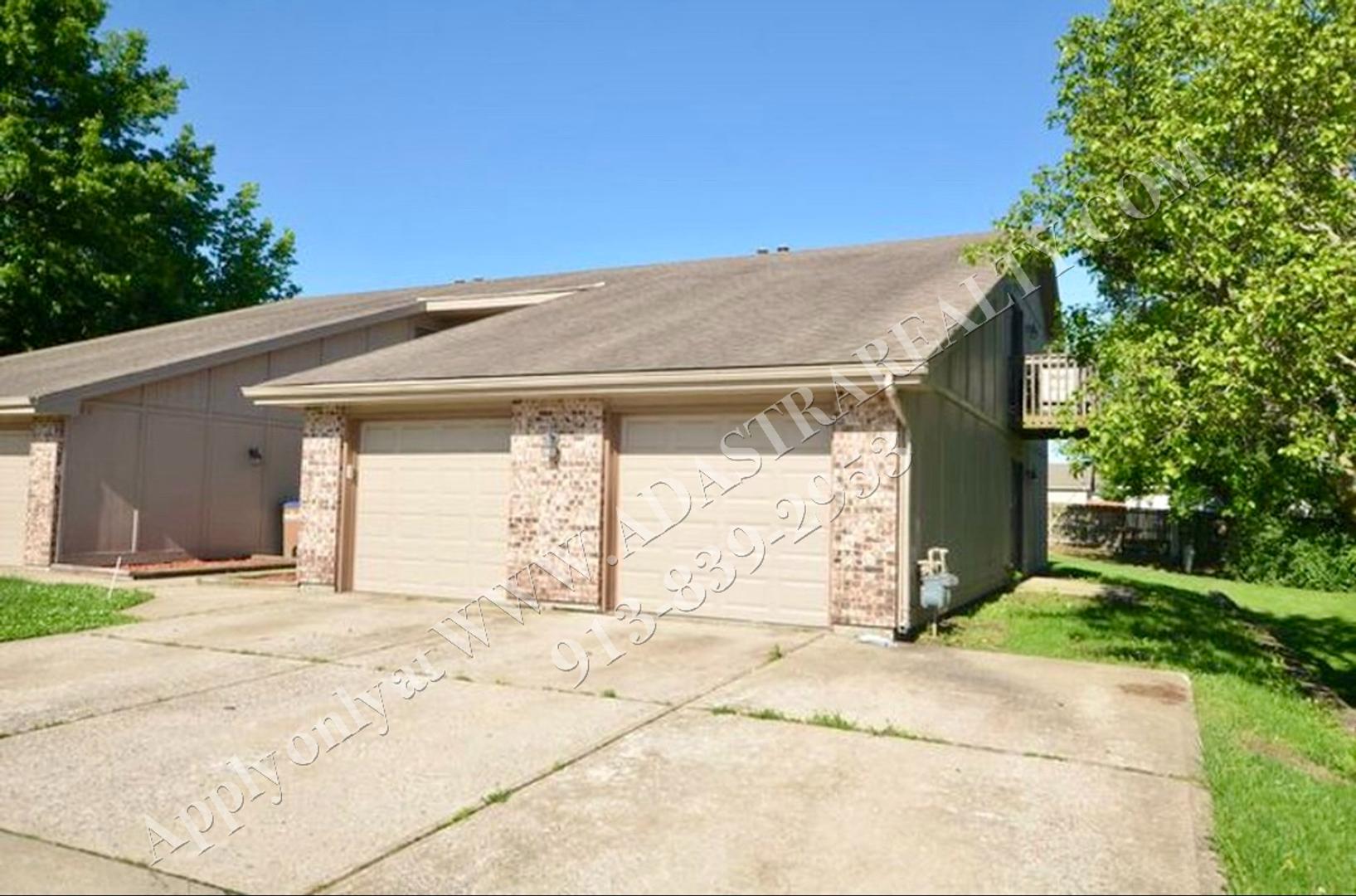 Raymore Apartment: 404 Sky Vue Dr,