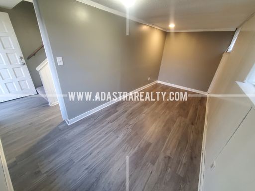 9414 Ballentine St,, Overland Park, KS 66214-1811